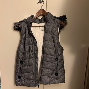 NWT large green tea vest